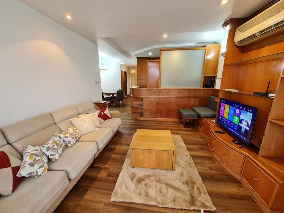 Lovely Waterfront Riverbank Suite With Pool A2 Kuching Exteriér fotografie