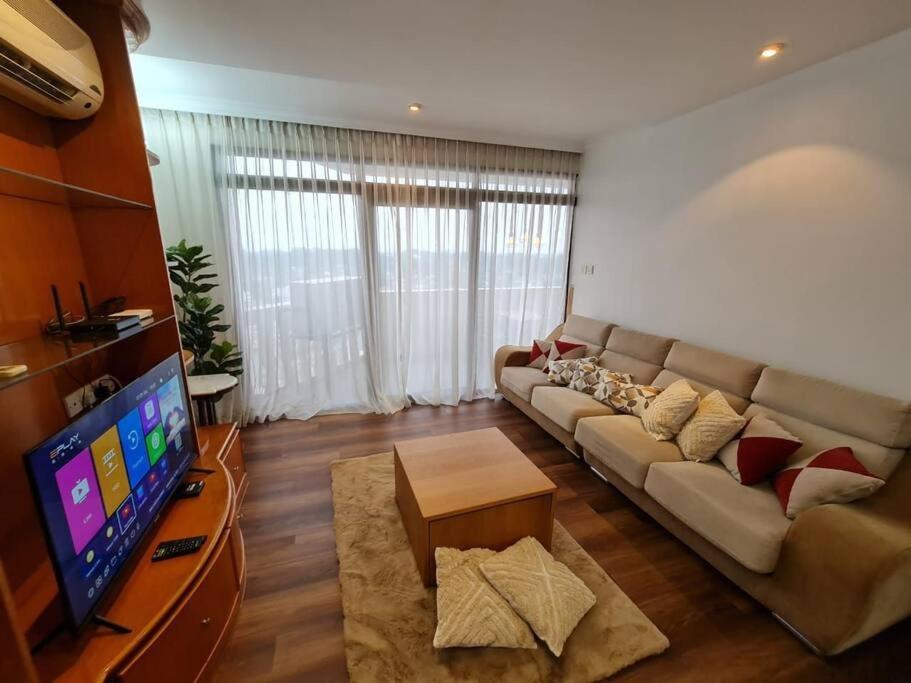 Lovely Waterfront Riverbank Suite With Pool A2 Kuching Exteriér fotografie