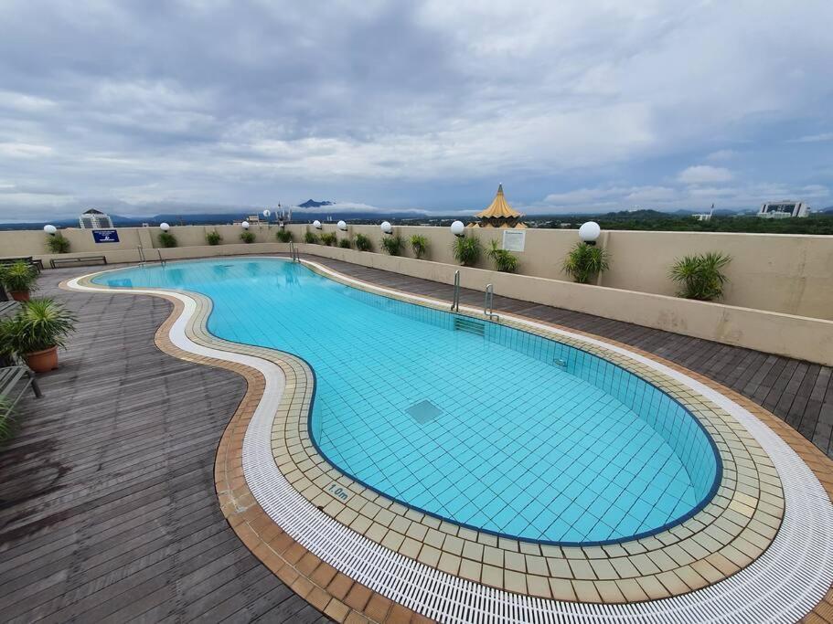 Lovely Waterfront Riverbank Suite With Pool A2 Kuching Exteriér fotografie